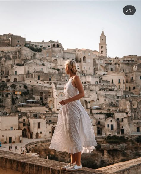 Croatia Pictures, Italy Outfits Summer, Alberobello Italy, Photo Editing Styles, Matera Italy, Bari Italy, Florence Italy Travel, Italy Beaches, Travel Pose