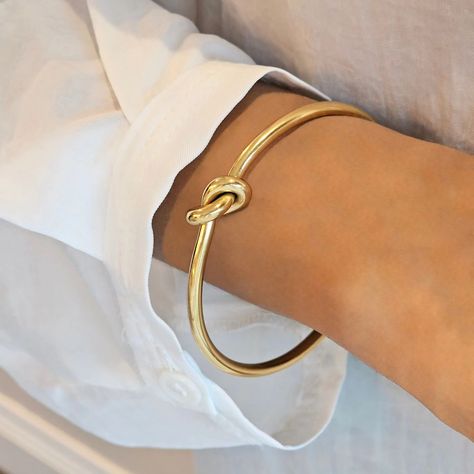 Jewellery essentials from Safana Jewellery to add to your collection 🤍 Knot Bangle, Minimalist Jewellery, Stacked Bangles, Jewelry Essentials, Layered Jewelry, Cuff Bangles, Trendy Jewelry, Dainty Jewelry, Gold Bangles