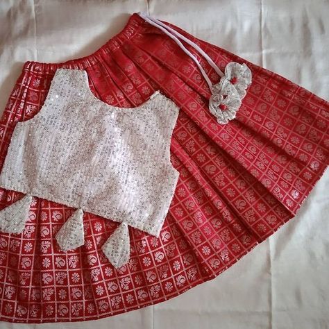 Babyfrockdesign Party Wear, Kids Dress Design Ideas, Baby Girl Langa Blouse Designs, Pattupavada For Kids, Langa Blouse For Kids, Kids Dress Design, Traditional Baby Dresses, Vestidos Sport, Langa Blouse