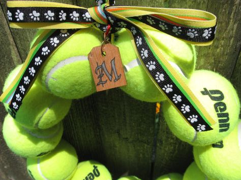 I Love My Dog Wreath or The Tennis Lover Wreath by 1BabyToes1 on Etsy, $30.00.  She does baseballs, too!  With wire not hot glue! Tennis Ball Crafts, Tennis Decorations, Tennis Crafts, Tennis Party Decorations, Tennis Christmas, Tennis Birthday, Tennis Party, Tennis Event, Ball Wreath