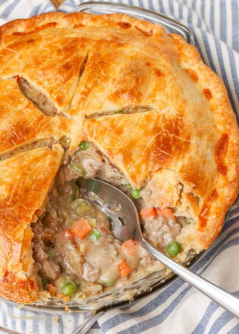 Ground Beef Pot Pie Ground Beef Pot Pie, Beef Pot Pie Recipe, Beef Pot Pie, Chicken Scallopini, Individual Chicken Pot Pies, Crawfish Pie, Sweet Carrots, Easy Chicken Fajitas, Pot Pie Casserole