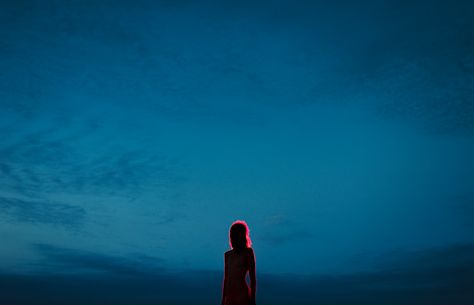 Más en www.ibaiacevedo.com | Facebook Blue Hour Portrait, Blue Hour Photography, Ghost Light, Seaside Cottage, Film Inspiration, Blue Hour, Color Inspo, Red Sea, Red Light