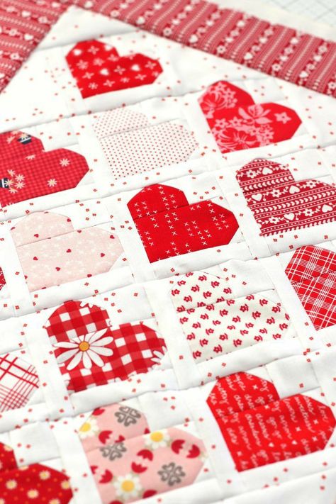 Quilted Hearts, Heart Quilt Pattern, Scrappy Quilt Patterns, Keepsake Quilting, Fabric Postcards, Beginner Sewing Projects Easy, My Funny Valentine, Heart Quilt, Mini Quilts