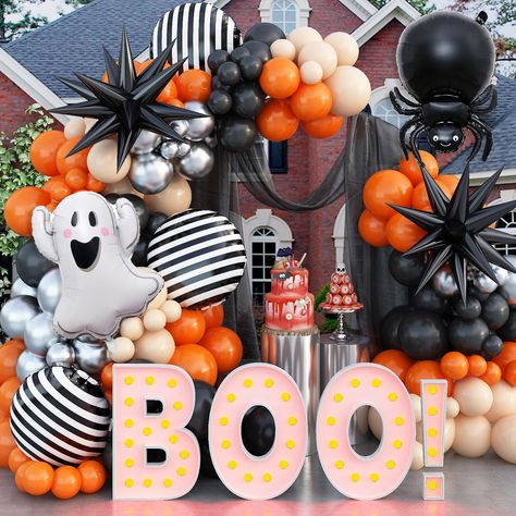 Balloon Spider, Spooky Balloons, Halloween Balloons Decorations, Halloween Theme Party, Halloween First Birthday, Halloween Party Activities, Festive Party Decorations, Balloons Arch, School Halloween Party