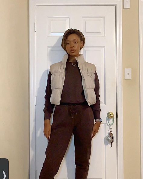 Chocolate Sweatsuit #sweatpants #sweatshirt #fallfashion #comfyclothes #comfyfashion Brown Sweatsuit Outfit, Brown Sweatsuit, Sweatsuit Outfit, Selfies Ideas, Blazer Outfit, Outfit Trends, Comfy Fashion, Blazer Outfits, Tailored Pants