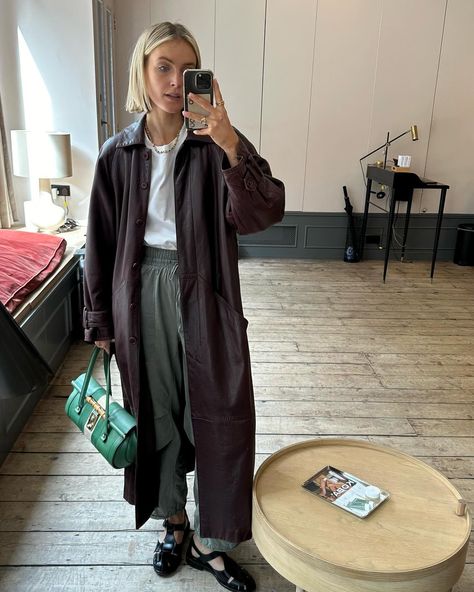 Polly Sayer (@pollyvsayer) • Instagram photos and videos Polly Sayer, My Toxic Trait, Super Busy, Eddie Bauer Women, Fake Tan, Tanning, Eddie Bauer, Women's Fashion, Instagram Photos