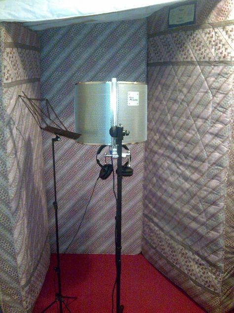 The Best Inexpensive DIY Vocal Booth Options - Produce Like A Pro Diy Sound Booth, Diy Recording Booth, Diy Vocal Booth, Lush Diy, Sound Booth, Vocal Booth, Booth Diy, Studio Foam, Music Room Design