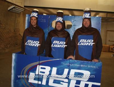 Coolest Beer Bottles Costume Funny Group Costumes, Funny Group Halloween Costumes, Halloween Costume Couple, Beer Costume, 3 People Costumes, Best Group Halloween Costumes, Funny Couple Halloween Costumes, Trio Halloween Costumes, Hallowen Costume