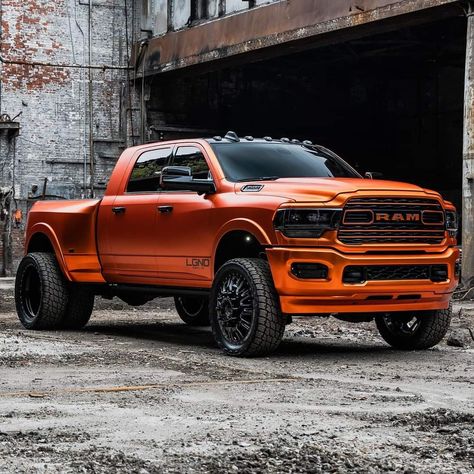 Dodge Trucks Lifted, Ram 3500 Dually, Diesel Pickup Trucks, Dodge Diesel Trucks, Big Ford Trucks, Dodge Diesel, Cummins Trucks, Ram Cummins, Trucks Lifted Diesel