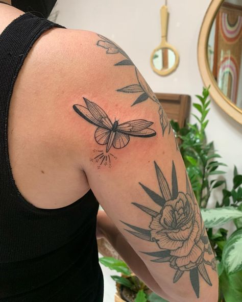 Jordyn Hilton | A firefly for a friend ✨ . . . . #tattoo #botanicaltattoo #fireflytattoo #pdxtattoo #bugtattoo | Instagram Firefly Tattoo Meaning, Fire Tattoos, Firefly Tattoo, Flying Tattoo, Bug Tattoo, Tattoo Board, Fire Tattoo, Botanical Tattoo, April 7