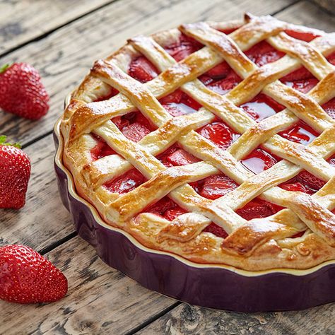 21 Different Types of Pie Flavors—And Where to Try Them Different Types Of Pies, Pie Flavors List, Pie Flavors Unique, Strawberry Pie Filling Recipes, Fruit Pies Recipes Homemade, Types Of Pies, Different Types Of Pie, Farmer Woman, Fruit Pie Recipe