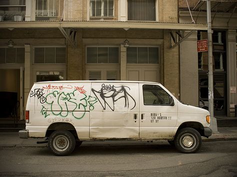 Nyc Graffiti, Graffiti Illustration, Teenage Love, Van Car, Iron Work, Mens Vans, Car Art, Graphic Design Illustration, Art Boards