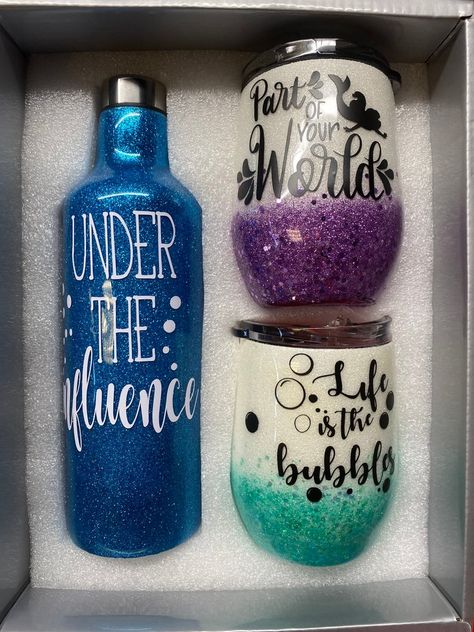 Little mermaid wine set! Wine Tumbler Set Ideas, Tumbler Set Ideas, Wine Tumbler Set, Epoxy Cups, Wine Gift Set, Wine Glass Crafts, Set Ideas, Glitter Tumblers, Custom Tumbler Cups