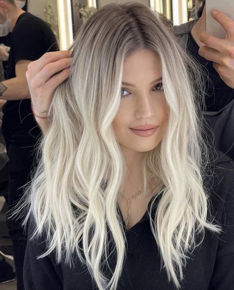 Style Hair Extensions, Ashy Blonde Hair, Blonde Babylights, Cool Blonde Hair Colour, Babylights Hair, Summer Blonde Hair, Platinum Blonde Hair Color, Cool Blonde Hair, Highlights Blonde