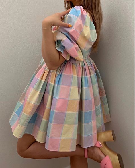 Bachelorette Party Colorful, Bridgerton Bachelorette Party, Bridgerton Bachelorette, Selkie Puff Dress, Vestidos Color Pastel, Handmade Closet, Selkie Dress, Bre Sheppard, Baby 2024