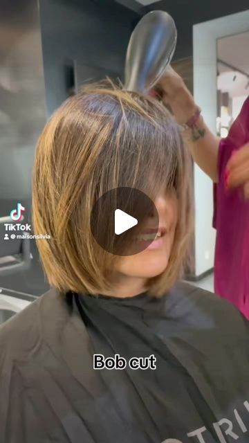 Silvia Cappelli on Instagram: "BOB CUT" Flicked Bob Hairstyles, Collarbone Hair With Curtain Bangs, Thinned Out Bob, Layers Bob Medium, Layers Bob Short, Botox Bob Haircut, Brown Bob With Curtain Bangs, Side Swoop Bob, Straight Bob With Layers