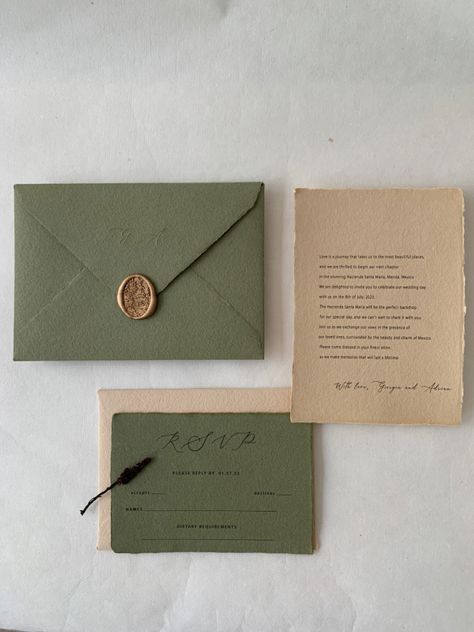 Green Envelope Wedding Invitation, Green Wedding Envelopes, Olive Green Weddings, Invites Wedding, Minimalist Invitation, Green Invitations, Forest Party, Luxury Stationery, Wedding Romantic