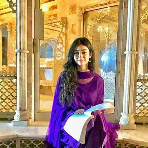 Noor khan Noor Zafar Khan, Noor Khan, Pakistani People, Suits Ideas, Pakistan Dress, Pakistani Beauty, Angrakha Style, Pakistani Women, Pakistani Actors