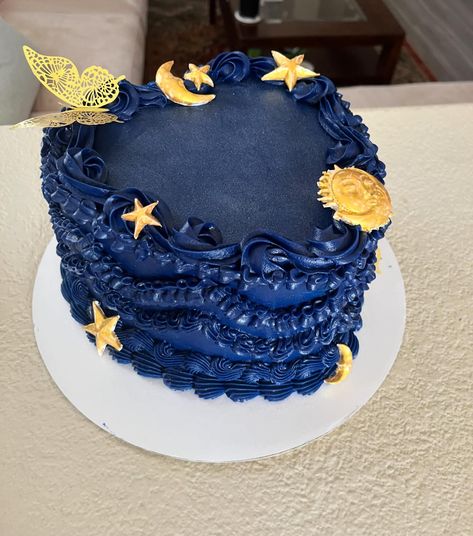 Sun And Moon Cake, Purple Birthday, Heart Cake, Moon Cake, Cake Cake, Sun And Moon, Sun Moon, Themed Cakes, Cake Decorating