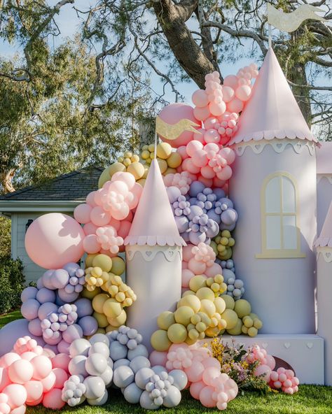 Living for the moments that take your breath away🎈 @detailskristi @roxythecreative @bloomboxdesigns @balloonique_designs… | Instagram Princess Party Balloon Garland, Princess Aurora Birthday Party, Disney Princess Theme Birthday Party, Fairy Invitations, Princess Balloons, Fairy Baby Showers, Disneyland Birthday, Princess Birthday Party Decorations, Princess Theme Birthday