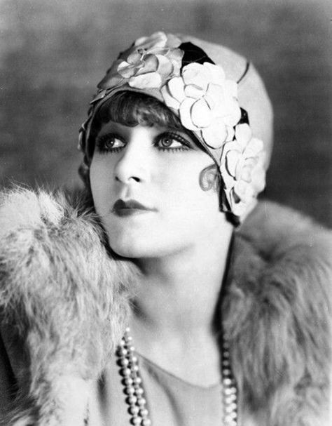 02 Style Année 20, Idda Van Munster, Glamour Vintage, 1920 Fashion, Portrait Vintage, Flapper Girl, Look Retro, 1920s Flapper, Jazz Age