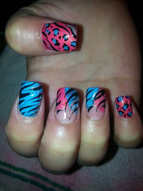 Pink and blue Pink Blue Black Nails, Mcbling Nails, Scene Nails, Scene Accessories, Punk Nails, Duck Nails, Grunge Nails, Y2k Nails, Really Cute Nails