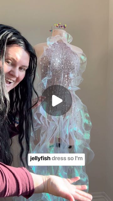 Sarah Hambly on Instagram: "The jellyfish dress!!! A fun project that was cute, sassy and oh so jellyfish esque, I loved making her, I think she was a blast to put together and I got to use the scraps of one of my favorite fabrics, like how AMAZING is that??? #jellyfish" Jellyfish Skirt Costume, Homemade Jellyfish Costume, Cool Mermaid Costume, Jelly Fish Hat Diy, Jellyfish Outfit Inspired, Jellyfish Costume Aesthetic, Underwater Costumes Diy, Jelly Fish Costume Umbrella, Jellyfish Dress Drawing