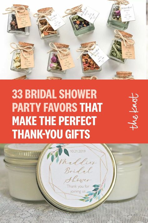 Bridal Shower Favor Display Ideas, Party Favors In A Jar, Wedding Shower Favors For Guests Diy, Creative Bridal Shower Favors, Mason Jar Bridal Shower Favors, Couple Shower Party Favors, Favors Bridal Shower Ideas, Couples Shower Favor Ideas, Couples Wedding Shower Favors