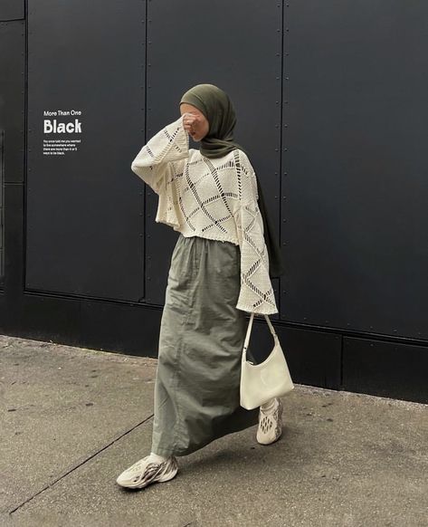 Casual Modest Dress Outfit, Summer Outfits Islamic, Cute Modest Hijabi Outfits, Modesty Outfit Ideas, Hijabi Cute Outfits, Hijabi Fits Casual, Hijab Friendly Outfits Aesthetic, Maxi Skirt Hijab Outfits, Muslim Outfits Casual Summer