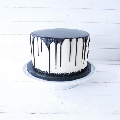 Hello to all my new followers! Thank you very much for following my cakey feed. Many of you will have found me via this black and white drip cake. Here it is unadorned but for the fully pimped version see the fabulous feed of @cissywears. She worked her magic on it using Star Wars Lego and an incredible feather topper #cake #birthdaycake #dripcake Black And White Drip Cake, White Drip Cake, Star Wars Lego, New Followers, Hee Hee, Drip Cake, Topper Cake, Star Wars Party, Drip Cakes