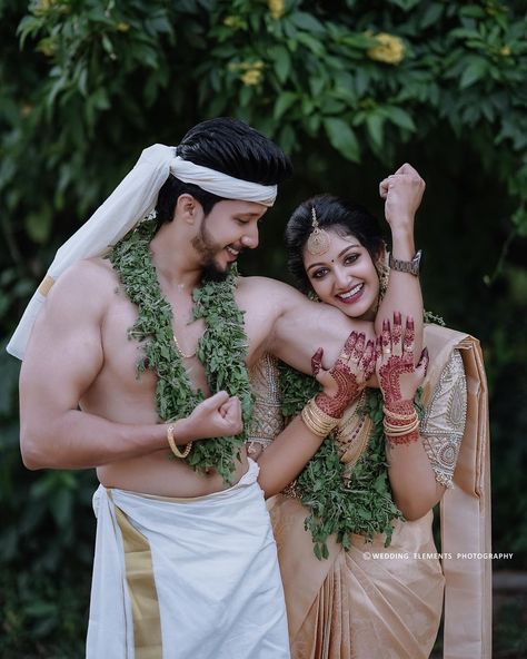 Hindu Wedding Couple Photos, Hindu Wedding Photos, Saree Kerala, Elements Photography, Kerala Wedding Photography, Kerala Wedding, Wedding Couple Photos, Wedding Elements, South Indian Wedding