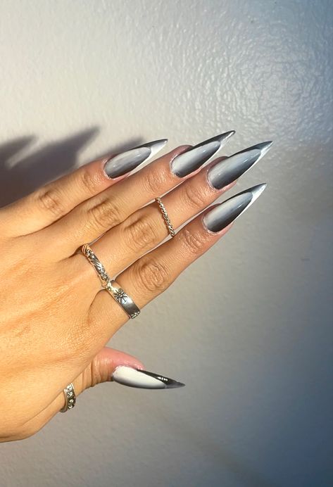 Ombre Stilleto Nails, Hombre Nails Ombre, Ombre Gel Nails, Nails Ombre, Nail Shapes, Stiletto Nails, Gel Nails, Silver Rings, Nails