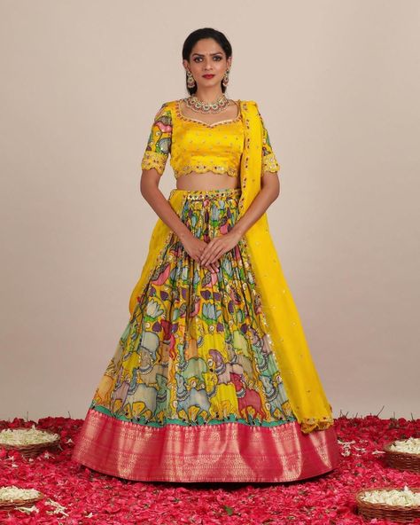 Kalamkari Lehenga, Pattu Dress, Indian Dress Up, Kids Lehenga Choli, Print Lehenga, Kalamkari Print, Moti Work, Cotton Lehenga, Sabyasachi Lehenga