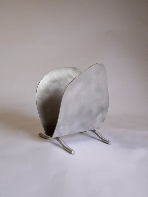 Metal Art Furniture, Aluminium Decor, Organic Furniture Design, Metal Interior Design, Interior Design Pieces, Organic Interior Design, Interior Design Accessories, Chrome Decor, Modern Home Accessories