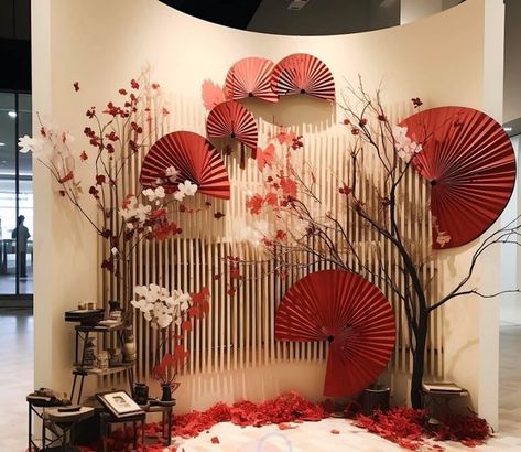 Chinese Theme Party Decorations Ideas, Japanese Wedding Decor, Japanese Backdrop, Chinese Party Decorations, Decor Tet, Sangjit Decoration, Japanese Theme Parties, Deco Nouvel An, Asian Wedding Decor