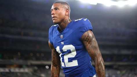 Giants' Darren Waller will miss Week 9 Raiders revenge game due to hamstring injury || Waller admitted this latest injury is 'very frustrating' https://www.cbssports.com/nfl/news/giants-darren-waller-will-miss-week-9-raiders-revenge-game-due-to-hamstring-injury/ Darren Waller, Hamstring Injury, Men Fade Haircut Short, Raiders Team, Derek Carr, Eli Manning, Mens Fade, Haircut Short, Getting Him Back