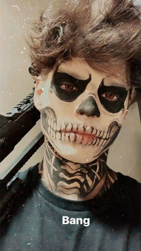 Boy Halloween Makeup, Skeleton Face Makeup, Mens Halloween Makeup, Skull Face Tattoo, Skull Face Makeup, Skeleton Face Paint, Aaron Liebregts, Skull Costume, Halloween Hombre