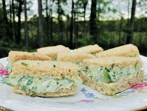 British Cucumber And Mint Finger Sandwich Cucumber Mint Sandwiches, Finger Sandwich, Pizza Slider, Cucumber Tea Sandwiches, High Tea Food, Tea Sandwiches Recipes, Types Of Sandwiches, Ideas For Dinner, Brunch Food