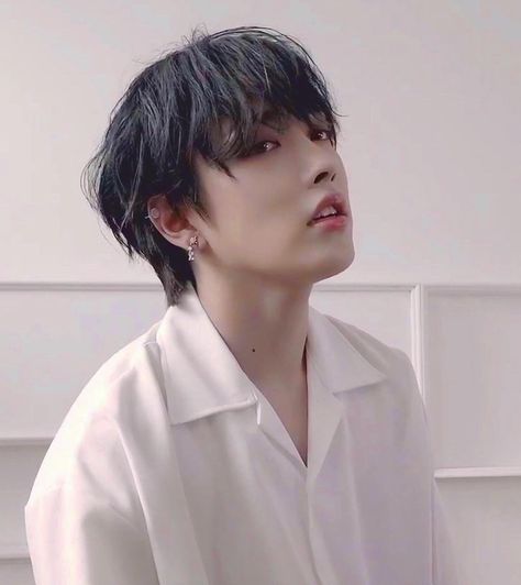 I really liked the black hair on him😭❤️ he’s really soo perfect Kim Hongjoong Black Hair, Hongjoong Black Hair, Black Hair Undercut, Tartelette In Bloom, Sixth Birthday, Hong Joong, Web Drama, 26 November, Hair Icon