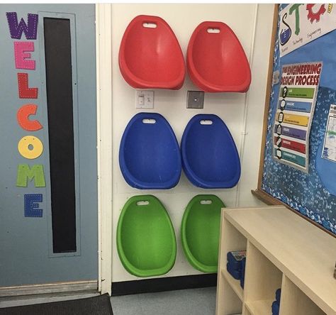 Command hooks to store scoop chairs Flexible Seating Classroom, Calm Classroom, Alternative Seating, Classroom Seating, Natural Calm, Classroom Layout, Seating Ideas, Elementary Classroom Decor, Flexible Seating