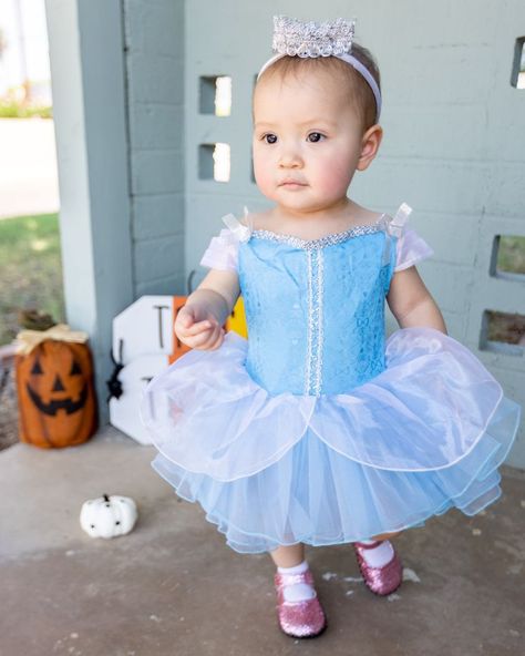 Baby Cinderella Costume, Diy Cinderella Costume, Baby Princess Costume, Baby Cinderella, Cinderella Costume, Disney Cinderella, Cinderella Dresses, Halloween Inspo, Baby Princess