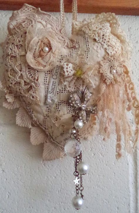 Sweet Cottage Dreams: Hearts Heart Sachet, Shabby Chic Hearts, Flowers Beads, Lace Crafts, Fabric Hearts, Heart Decor, Shabby Chic Crafts, Shabby Chic Diy, Lace Heart