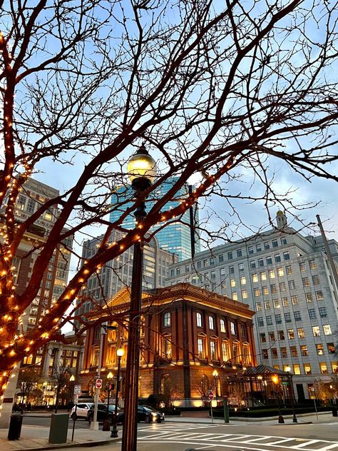 Christmas In Boston Massachusetts, Boston Christmas Aesthetic, Boston In The Winter, Boston At Christmas, Boston Astetic, Northeastern University Aesthetic, Boston University Aesthetic, Boston February, Boston City Aesthetic