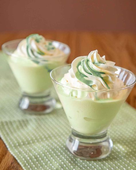 Grasshopper Drink Recipe, Grasshopper Drink, Sea Foam Candy, Grasshopper Recipe, Ice Cream Drink, Foam Candy, Alcoholic Popsicles, Mint Shake, Ice Cream Drinks