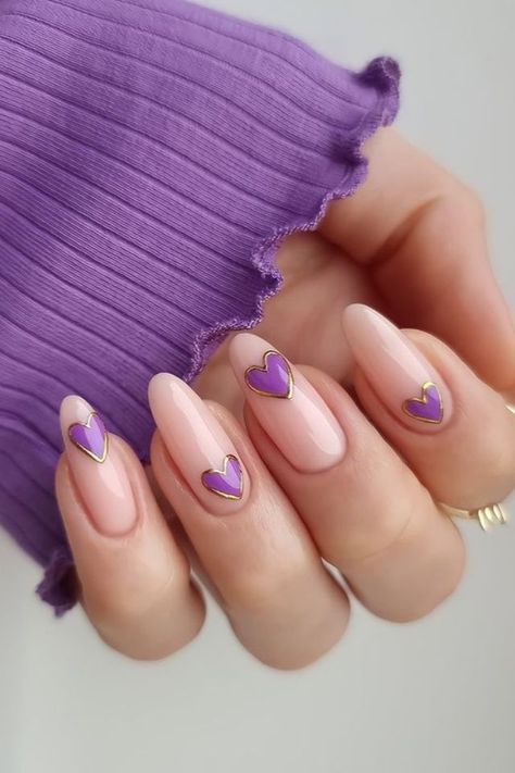 Valentine Nails Pink, Gold Accent Nail, Purple Ombre Nails, Modern Nail Art, Heart Nail Designs, Water Color Nails, Gold Nail Designs, Valentine Nail Art, February Nails