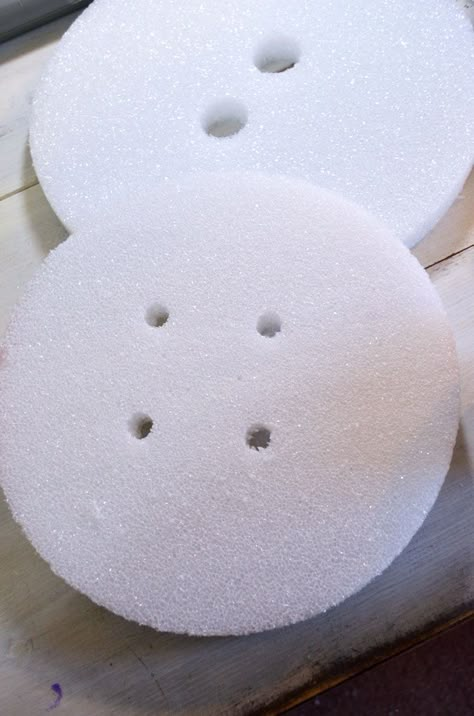 DIY Button Wall Decor-createandbabble.com Sewing Room Decorating Ideas Wall Art, Sewing Classroom Decor, Diy Sewing Room Decor, Sewing Room Decor Wall Art, Styrofoam Diy Ideas, Sewing Room Wall Decor Ideas, Diy Craft Room Decor Wall Art, Craft Room Wall Decor, Sewing Decorations