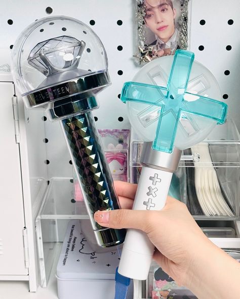 🍬K-POP LIGHTSTICK GIVEAWAY! 🍬Open Worldwide 🌏 ✨ 2 lucky winners will get either a seventeen or txt lightstick and a rechargeable battery HOW TO ENTER 👇 1. Follow us on Instagram 2. Like and ‘save’ this post 3. Tag a friend and choose which lightstick you would like out of the 2 above ✈️ Giveaway winners will be announced on our story Oct 19th ‼️ Beware of fake accounts claiming you won! Don’t give your personal information to anyone‼️ #kpoplightstick #seventeen #txt #kpopcollector #kp... K Pop Lightstick, Txt Lightstick, Seventeen Lightstick, Giveaway Winner, Our Story, Tag A Friend, Rechargeable Battery, K Pop, Seventeen