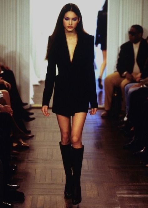 Korina Longin, Richard Tyler, 90s Runway Fashion, Runway Fashion Couture, Runway Outfits, 90s Models, Model Aesthetic, Mode Inspo, 가을 패션