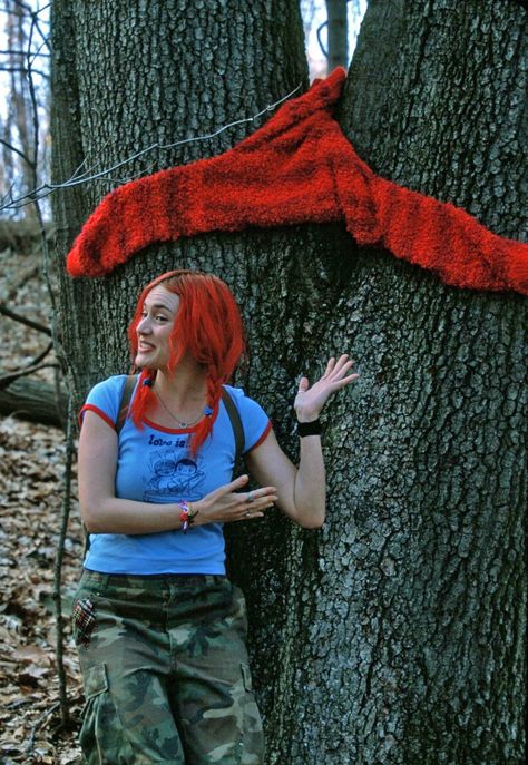 Eternal Sunshine of the Spotless Mind (2004). Love Kate Winslet and her quirky sense of style. Clementine Kruczynski, Clementine Eternal Sunshine, Movie Fits, Meet Me In Montauk, Michel Gondry, Darling Clementine, Eternal Sunshine Of The Spotless Mind, Manic Pixie Dream Girl, I Love Cinema