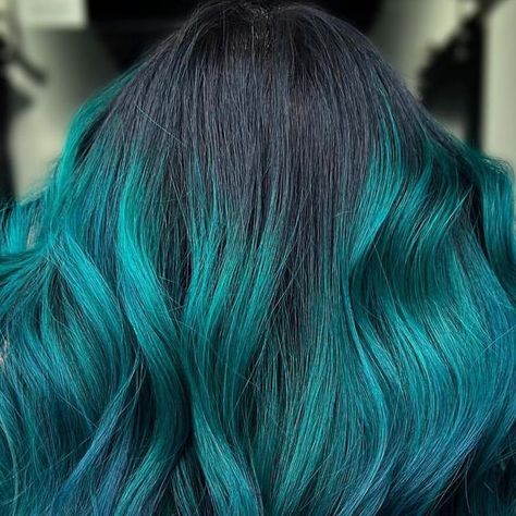 Beautifinder.com™️ on Instagram: "Beautiful teal melt created by @jenthehairmagician #tealhair #greenhair #colormelt #coloredhair #colorist #beautifulhair #vividhaircolor #hairtrends #hairenvy #hairtrends #hairinspo #hairart #hairdesign #beautifinder #beautylaunchpad #behindthechair #modernsalon #pulpriothair #olaplex #saloncentric" Teal Hair Shadow Root, Pulpriot Haircolor, 2024 Hair Color, Hair Shadow, Vivid Hair Color, Pulp Riot Hair, Teal Hair, Different Hair Colors, Hair Color Balayage